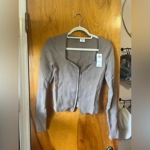 Abercrombie long sleeve zip front crop top